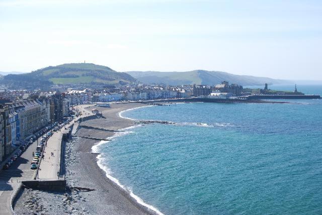 Spacious Luxury Escape With Sea Views And Pet Friendly At Clarach Bay Villa Aberystwyth Exterior photo