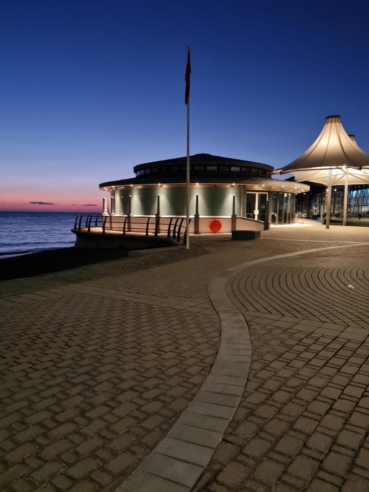 Spacious Luxury Escape With Sea Views And Pet Friendly At Clarach Bay Villa Aberystwyth Exterior photo