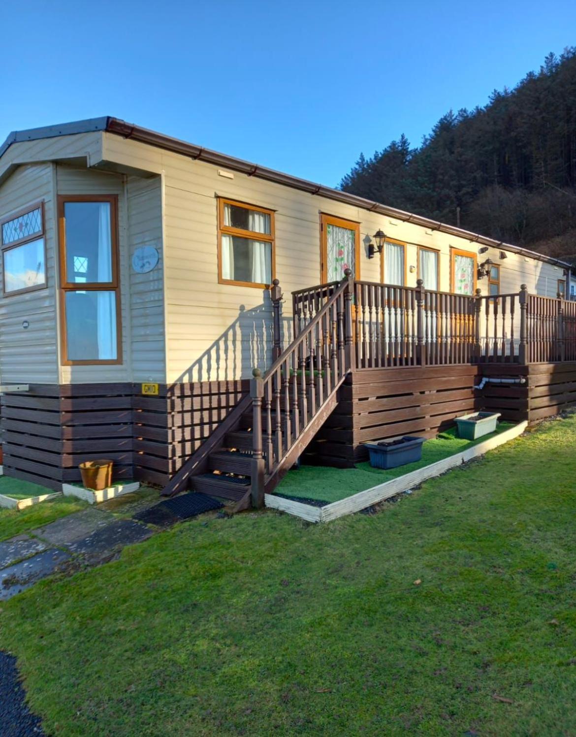 Spacious Luxury Escape With Sea Views And Pet Friendly At Clarach Bay Villa Aberystwyth Exterior photo